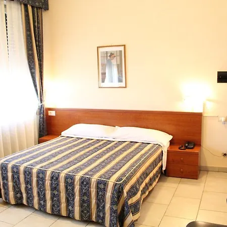 Alessander 2* Milánó